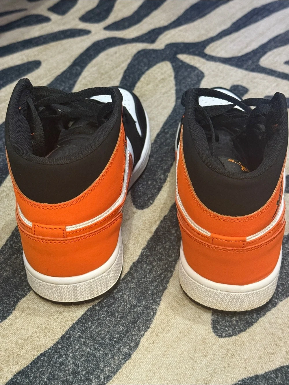 Air Jordan 1 Mid